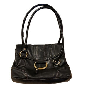 Black leather shoulder bag with magnetic clasp closer